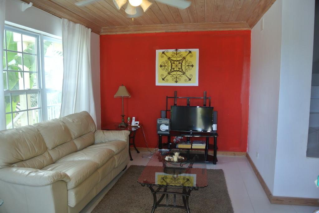 Sapphire Garden Townhouses George Town Room photo